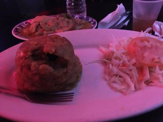 Mofongo de pollo al ajillo