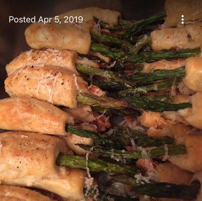 Asparagus wrapped puffed pastry