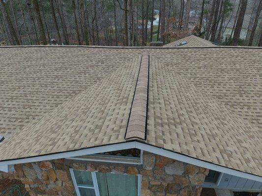 Ridge ventilation GAF TIMBERLINE HDZ ARCHITECTURAL SHINGLES 50YR. (SHAKEWOOD)