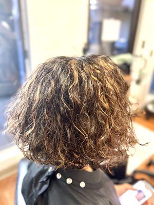 Blast of golden copper highlights with a root blend and low lights thrown in .