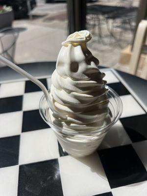 Vanilla frozen custard