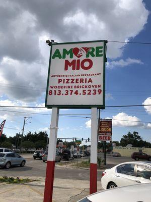 yess this is a wood burning oven ! If in the Tampa Bay Area definitely a must try!  P.S their really Italian,