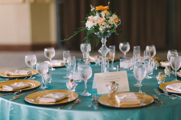 Beautiful linens and table setting (photo credit: Thaimage).