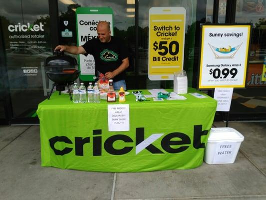 Free food today while supplies last! Come check out the Cricket advantage at our local authorized retailer!