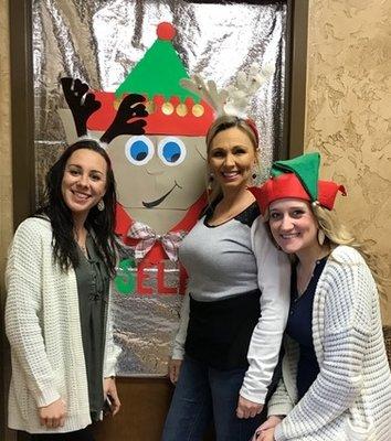 Elfie sELFfie at the Burleson Area Chamber of Commerce.