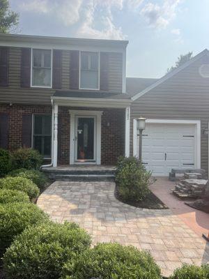 Hardscape stoop and walkway