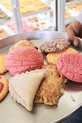 Mexican bread / Pan Dulce / Conchas