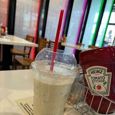 Oreo Cookies & Cream Shake