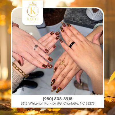 Embrace the beauty of fall with our stunning nail designs!