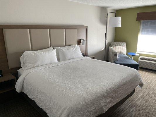 Holiday Inn Express & Suites Albuquerque Airport, an IHG Hotel