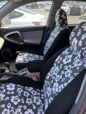 2007 Toyota RAV4 front seats