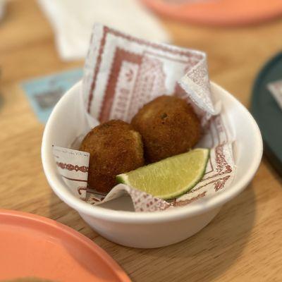 ARROZ con GANDULES CROQUETAS