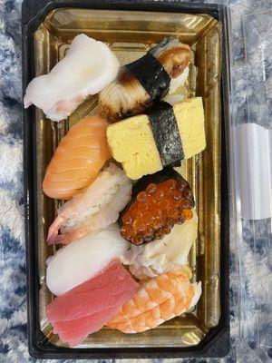 握り寿司　(nigiri sushi)