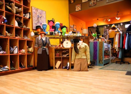 Fargo's only vintage clothing store!  Clothing, accessories, newer organic items, and creations by local artists too!