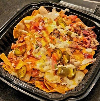 Half order pulled pork nachos