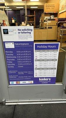 2022 December holiday hours