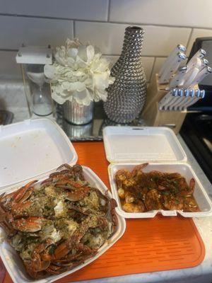 Sauté crabs and shrimp