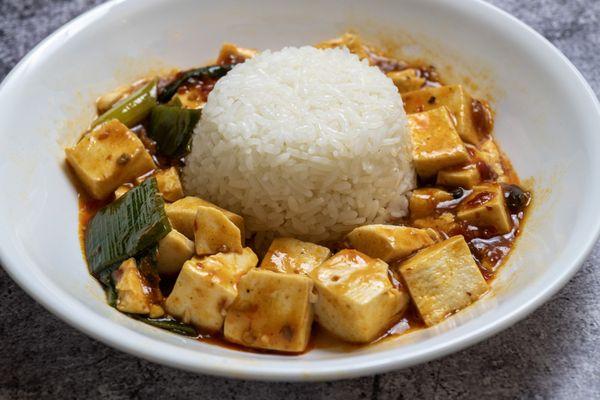 Mapo tofu (Soft tofu with minced pork and spicy sauce)