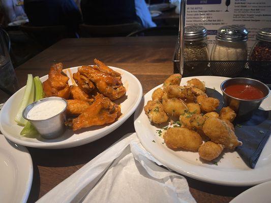 BUFFALO HOUSE SMOKED WINGS CHEESE CURDS