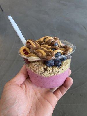 Dragonfruit Açaí bowl LOADED