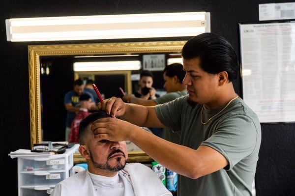 Straight razor is key to a detail Enfermo Kut.