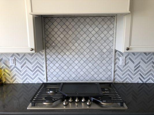 Beautiful backsplash combination!