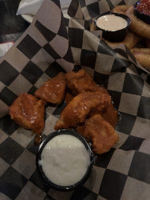 Boneless wings on HH -$5