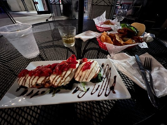 Mainbrook Tavern Patio Bar