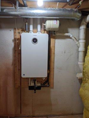 Bosch Tankless Water Heater (T9800 SE 199)