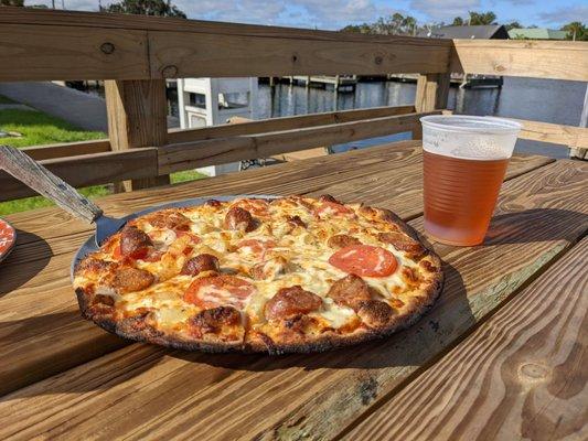 Gator sausage pizza and a Big Nose IPA