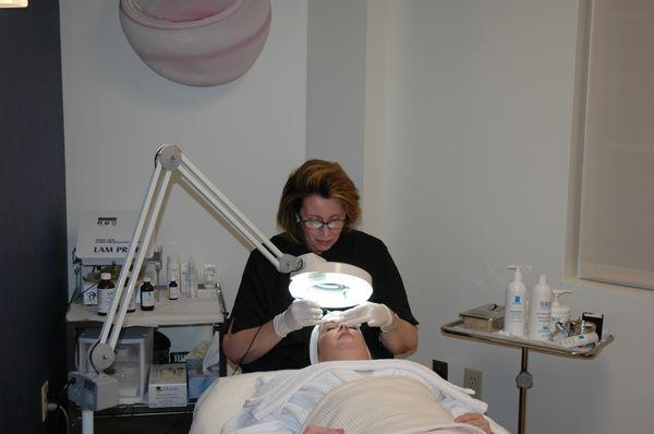 Our highly trained nurses and aestheticians will customize a treatment to meet your anti-aging needs.