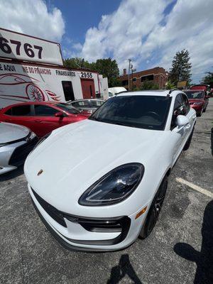 2023 Porsche Macan Windshield Replacement. Equipped with Night Vision and Lane Departure.