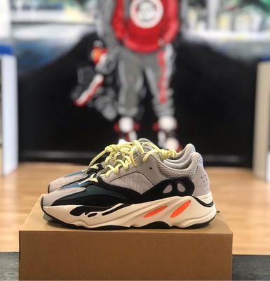 Yeezy WaveRunners size 9