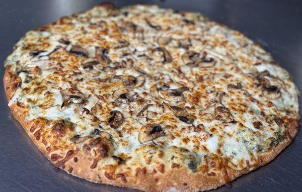 The Chicken Florentine - Spinach Alfredo base with garlic grilled chicken and fresh mushrooms... a savory favorite