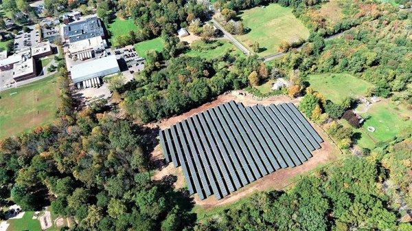 This solar installation completed by Smart Roofs Solar creates 100% of this CT manufacturer's electric usage.⁣⁣⁣ ⁣⁣⁣