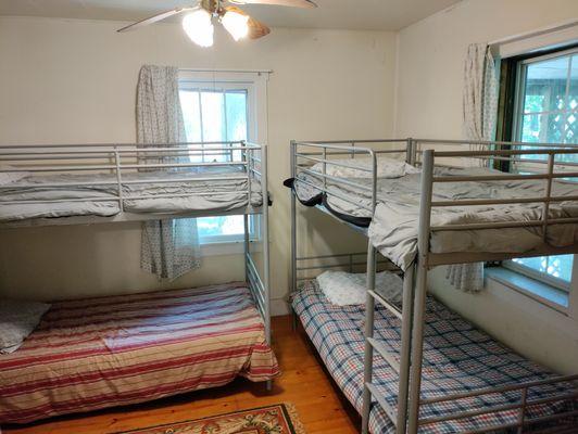 Retreat Cottage lower bedroom