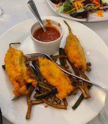 Stuffed zucchini flowers with zucchini fritte