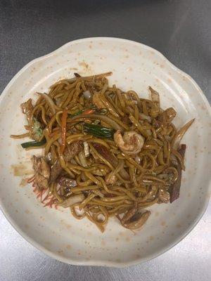 House Lo Mein