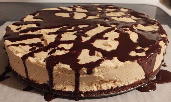 Keto peanut butter cheesecake