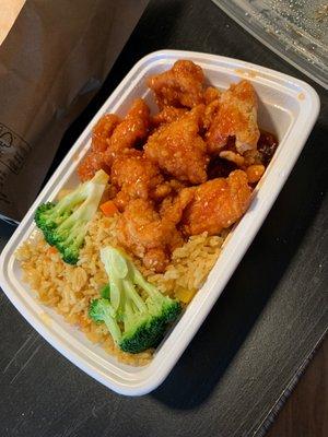 C9. Sesame Chicken Combo