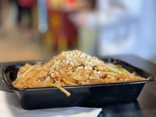 Pad Thai with chicken.