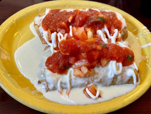 Beef Burritos with Diced Tomatoes, Queso Cheese Dip & Sour Cream