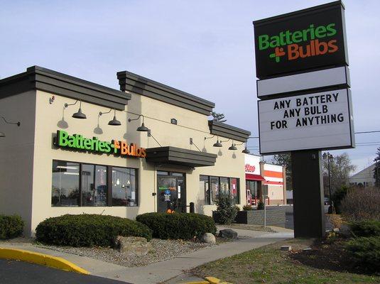 Interior and exterior improvements to existing Structure for retailer in Nashua, NH