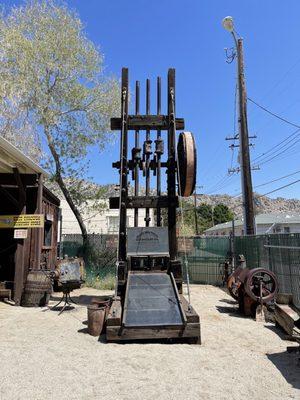 Large mining press to find gold