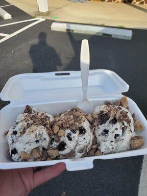 3 scoops cookies and cream with reese.