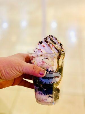 Peppermint Bark Dazzler Sundae