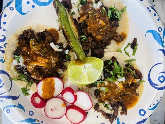 3 tacos  de asada con salsa roja