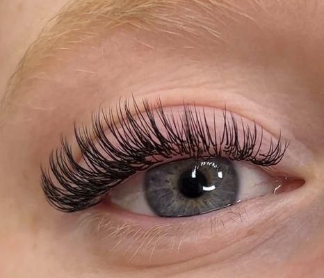 BeautyX classic wispy lash extensions