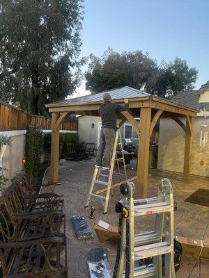 Gazebo assemble