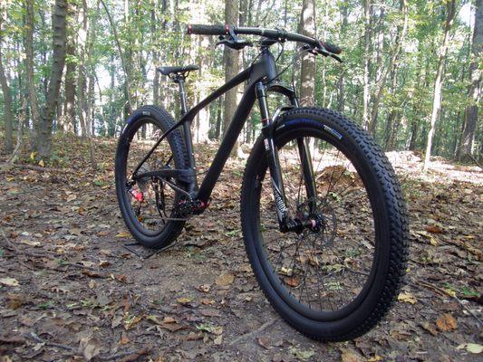 HooDoo 29er plus mountain bike, full carbon frame and wheels